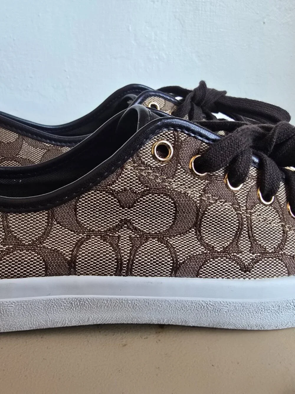 Coach Empire Signature Canvas Sneakers Women's 9B Brown Khaki Low Top A00248
